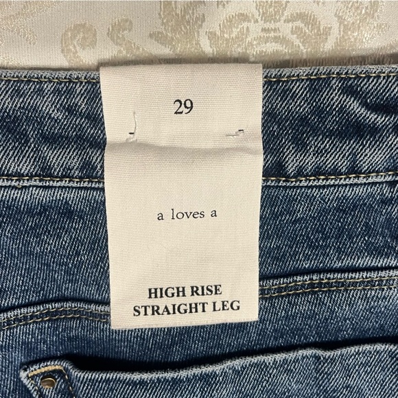 A loves A Straight Leg High Rise Jean NWT Medium Wash Size 29 - Picture 3 of 10
